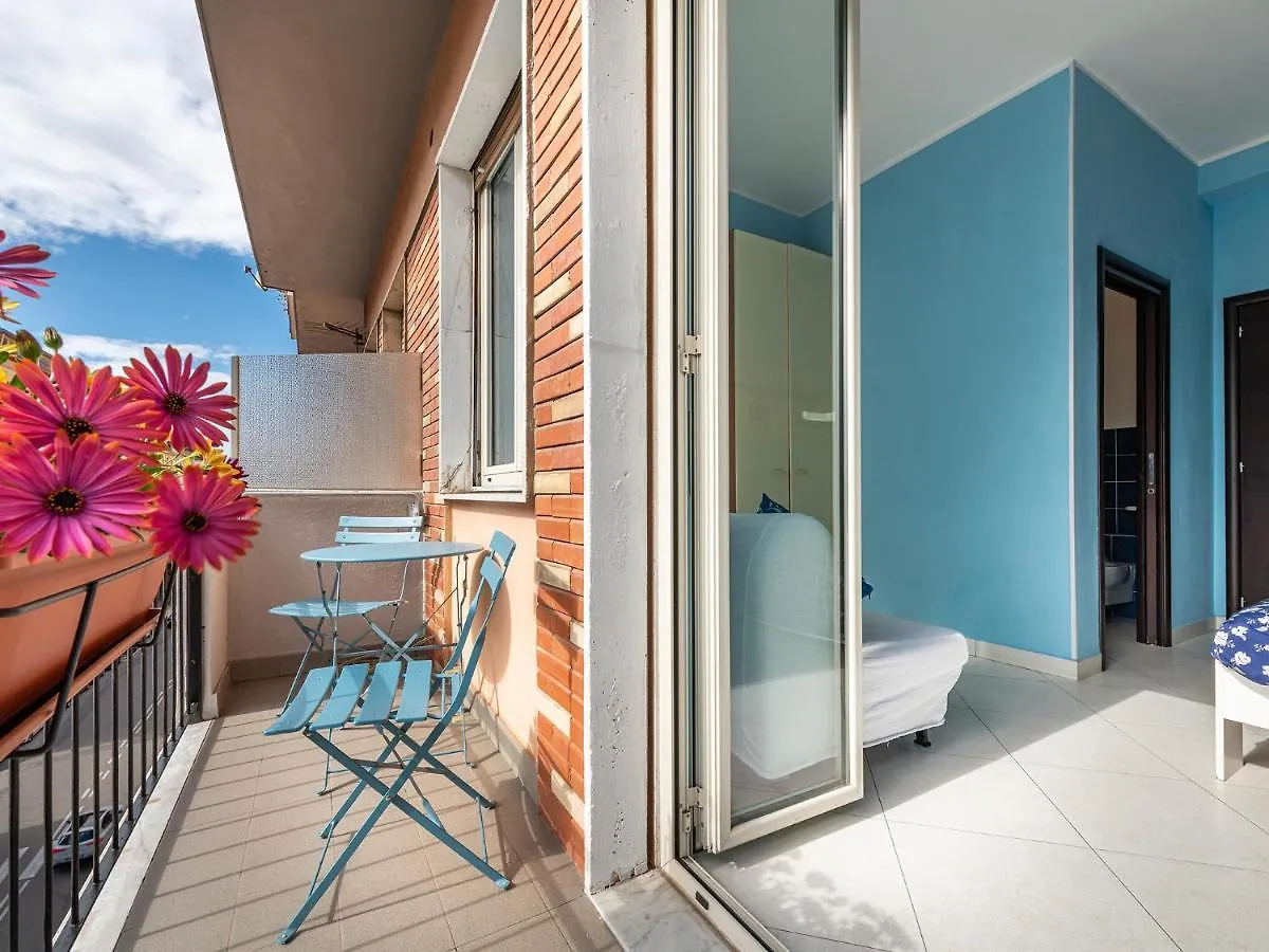 Thanit Rooms Cagliari 2*,