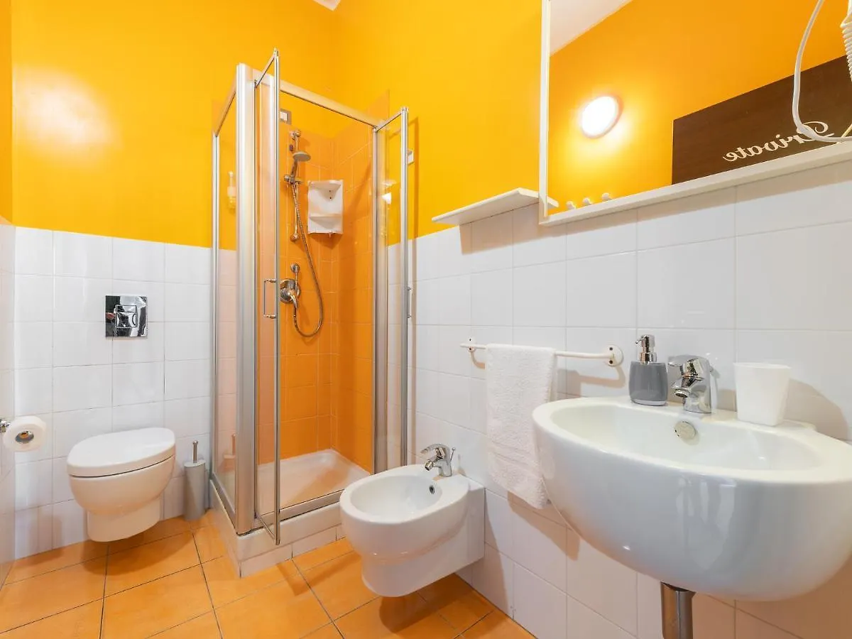 Guest house Thanit Rooms Cagliari