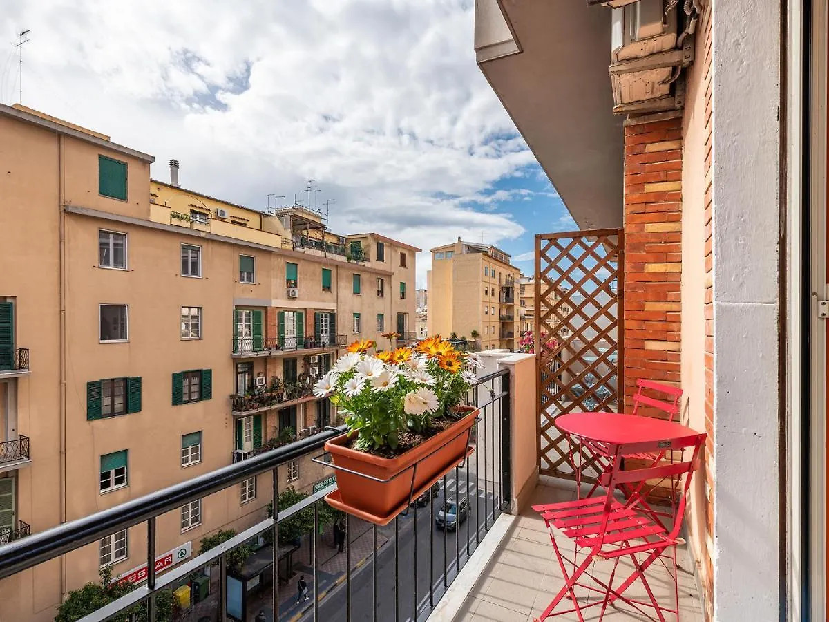 Guest house Thanit Rooms Cagliari